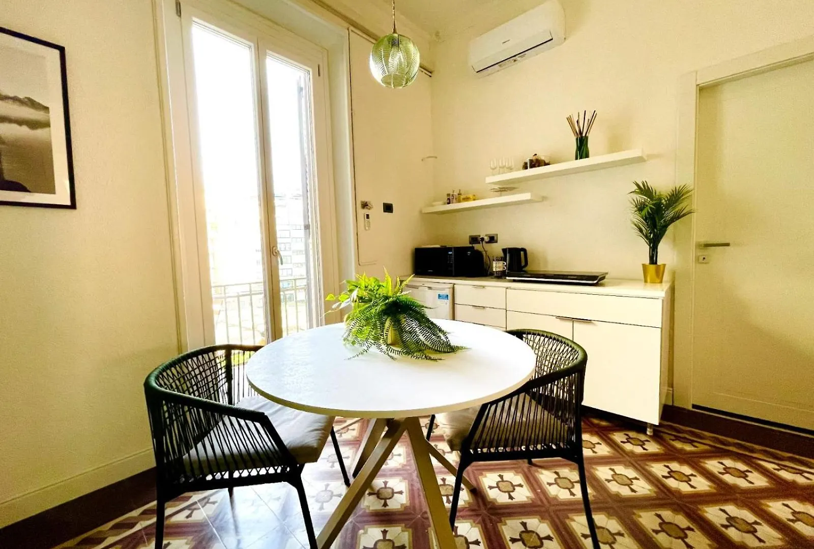 Apartment Charming Rooms Loreto 8 Milan Italy