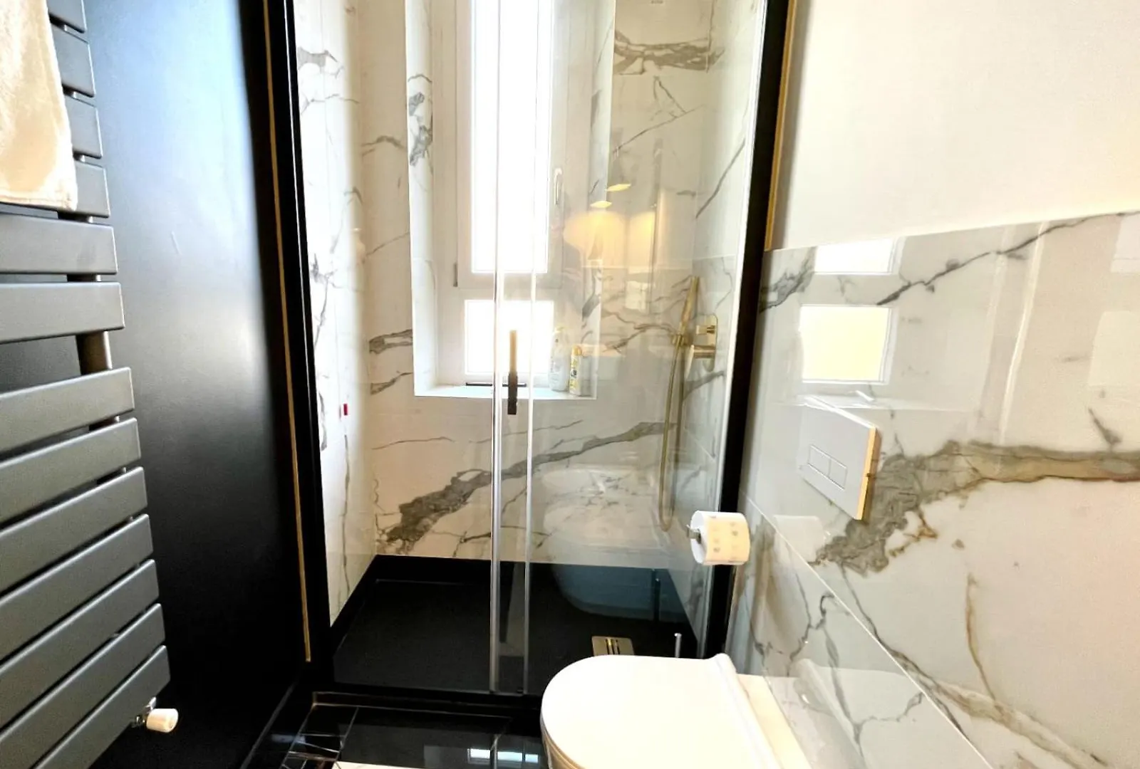 Charming Rooms Loreto 8 Milan Italy