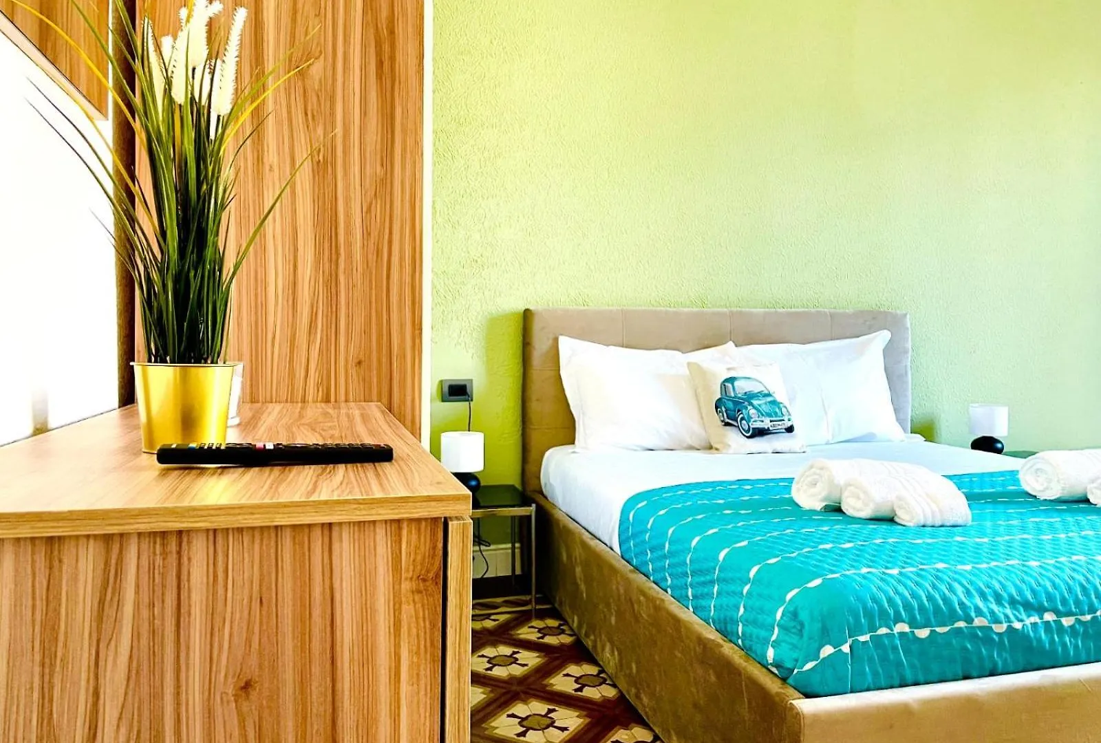 Charming Rooms Loreto 8 Milan Italy