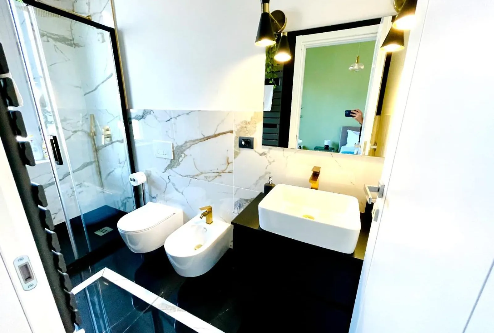 Charming Rooms Loreto 8 Milano 0*,